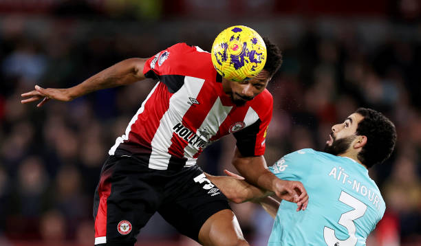 中场球员在 中场球员在